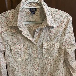 Great condition.  Little flower design